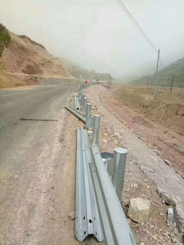 宁夏银川高速公路护栏/厂家